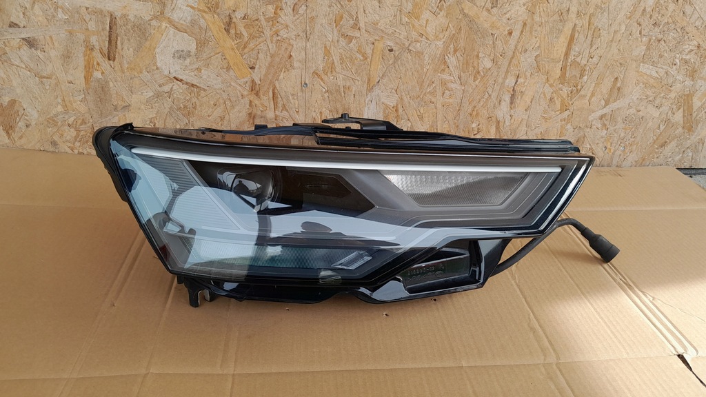 фото №3, Audi a6 c8 правая лампа full led перед идеальное состояние