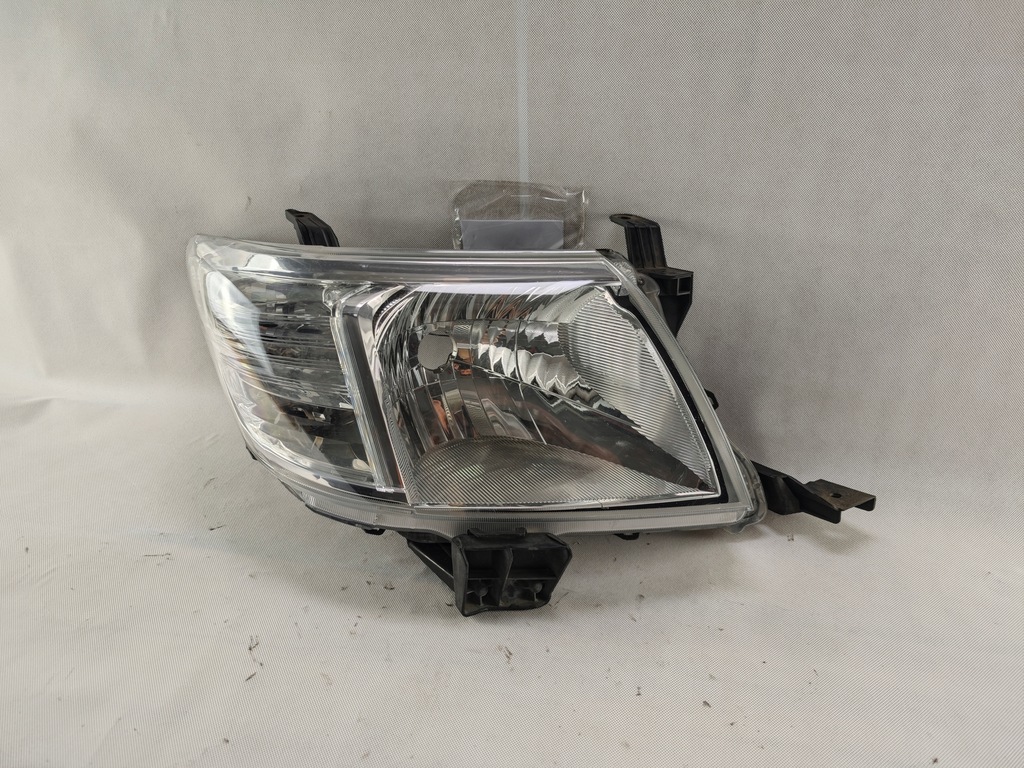 фото №2, Toyota hilux lift 2012-2016 фара правый лампа правая