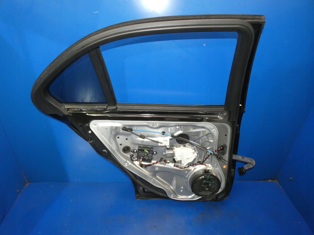 фото №8, Mercedes c w204 sedan дверь левый задняя