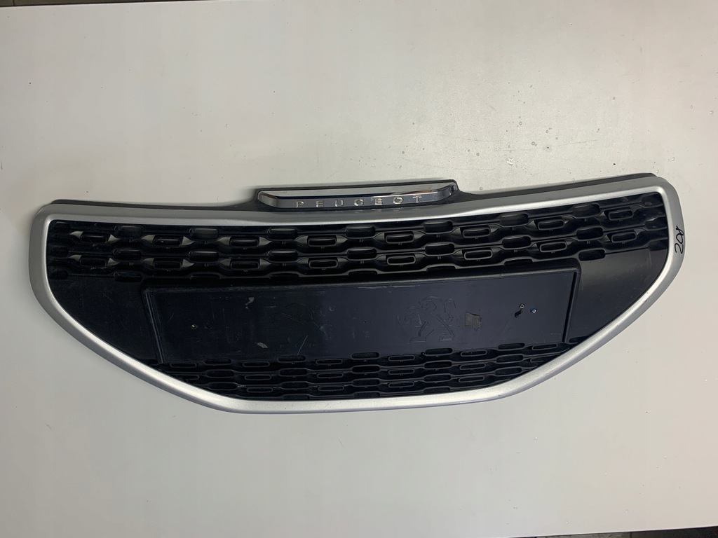 фото №1, Peugeot 208 i решётка радиатора решётка радиатора бампера kpl