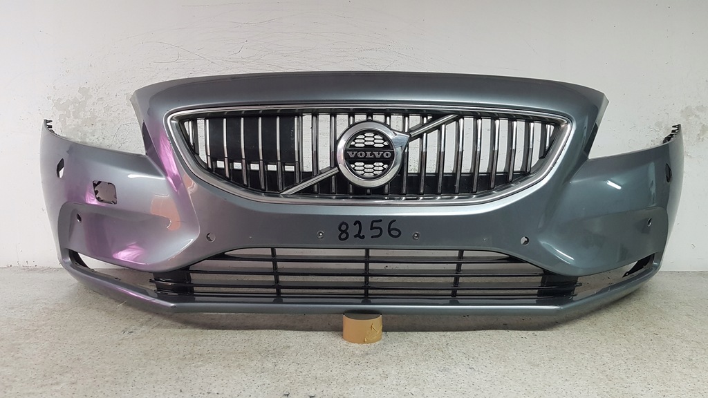 фото №1, Volvo v40 lift 2016 - бампер перед 8256