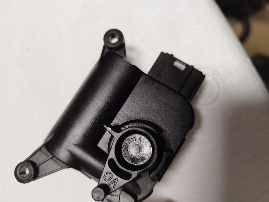 фото №7, Моторчик крышка отопителя touareg 7l0907511a