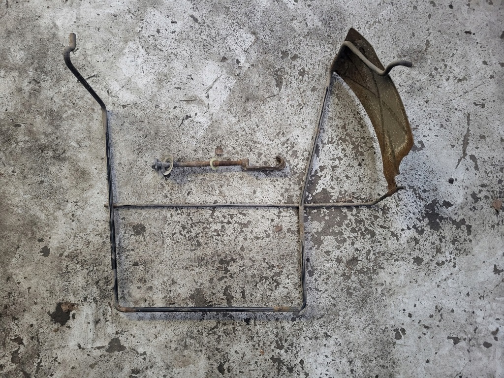 фото №1, Кронштейн колеса запасного citroen jumpy peugeot expert fiat scudo ii 07-