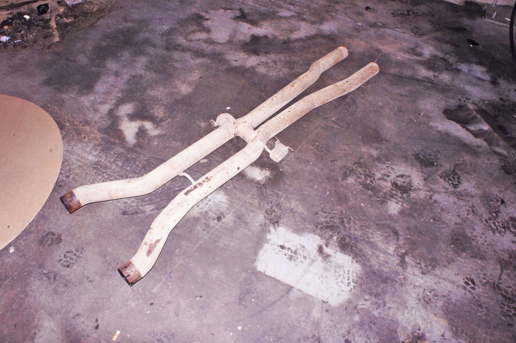 фото №1, Ir247 bentley flying spur i 6.0i выхлоп средний