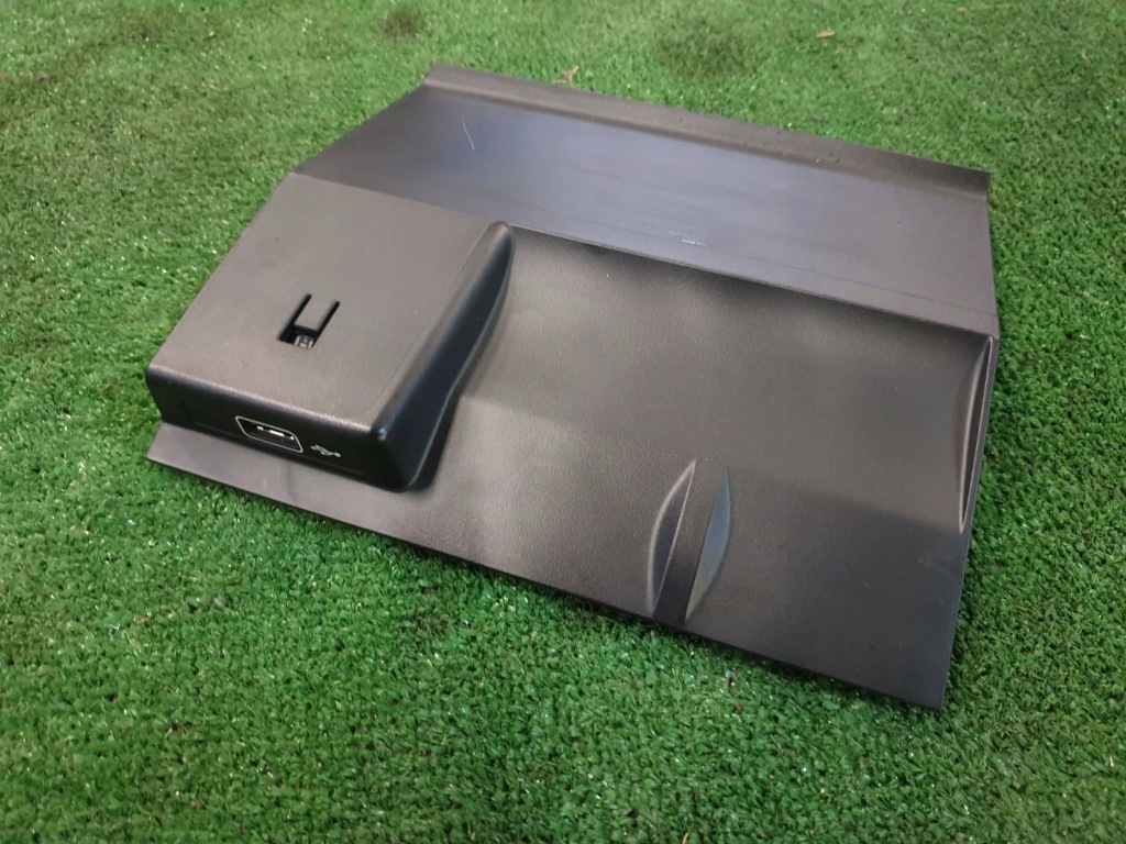 фото №1, Защита консоли port вход разъём usb skoda octavia iii 5e1857367c