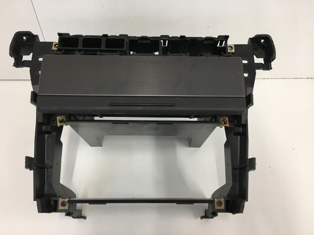 фото №1, Audi a6 c5 рамка корзина радіо lift 4b0858005c