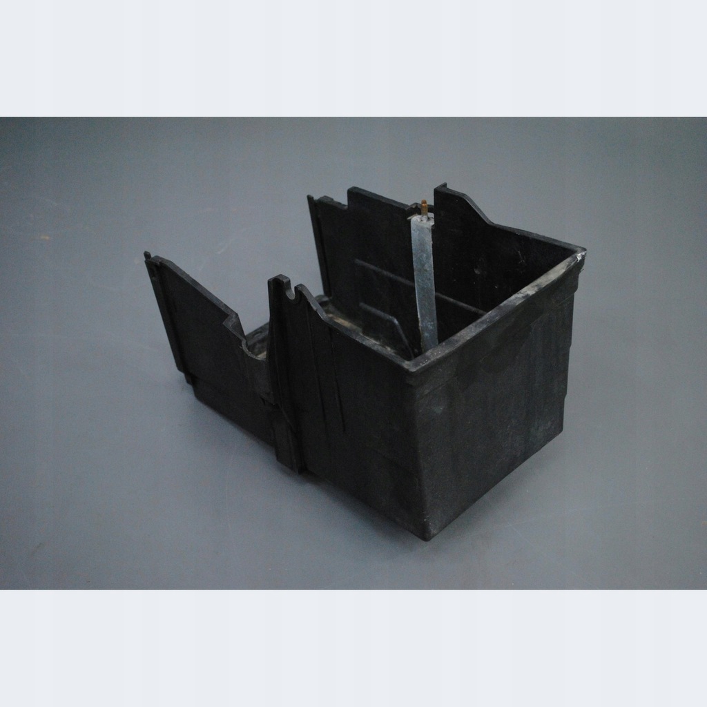 фото №1, Основание аккумулятор ford kuga mk1 2.0 tdci