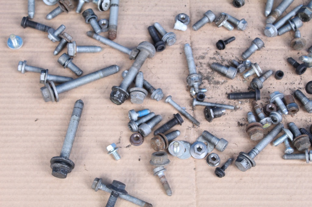 фото №8, Skoda superb 3v болти підвіска kpl 9.50kg 17r