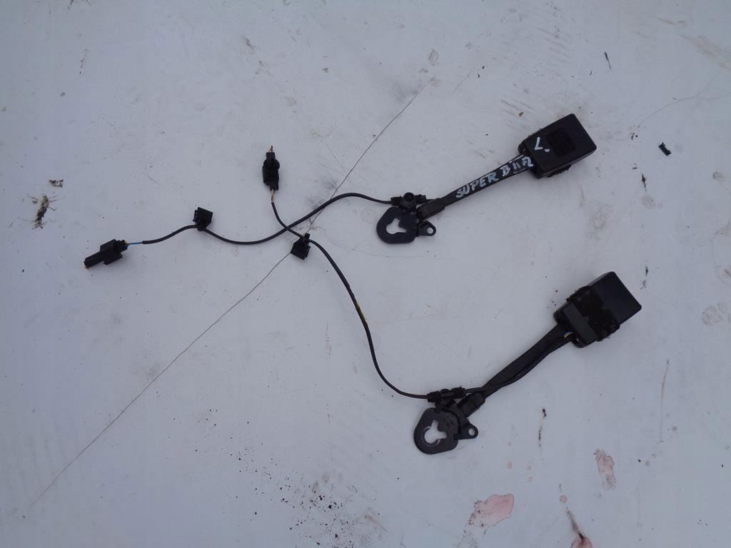 фото №1, Пряжка поперечина правий перед skoda superb 2 ii fl