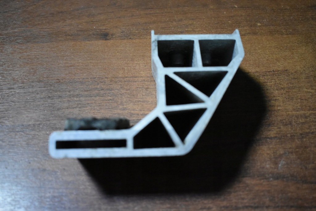 фото №1, Idealny кронштейн радиатора передний левый mercedes w205 1