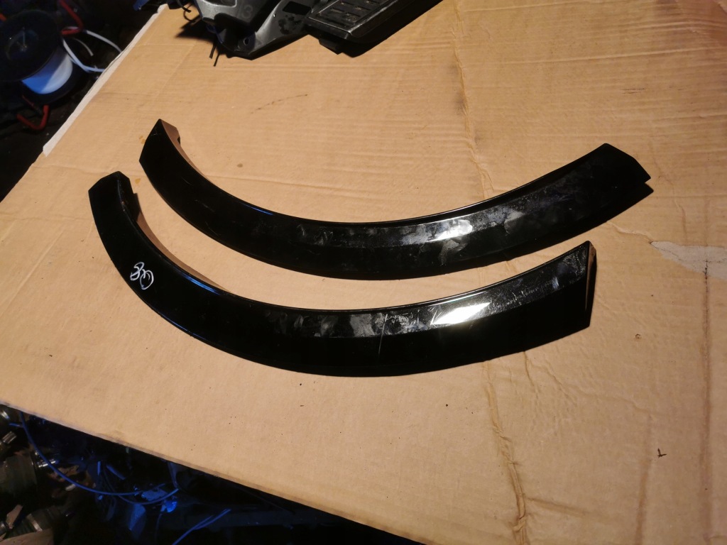 фото №1, Audi q8 4m8853818f молдинг na крыло правая задняя