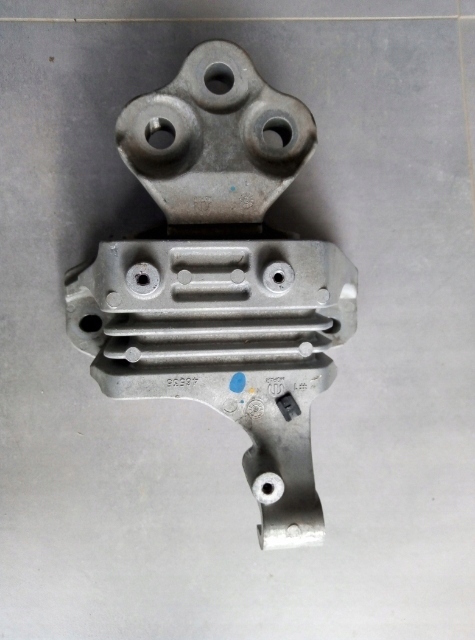 фото №1, Подушка кронштейн двигуна jeep cherokee kl