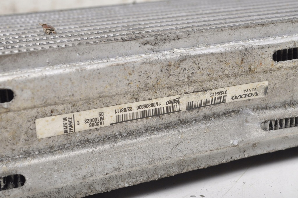 фото №11, Volvo s60 ii 2.0 d3 радиатор интеркулер 31303974