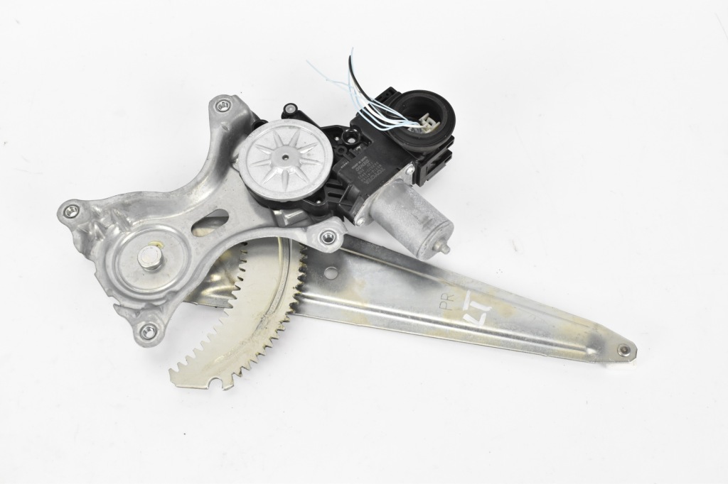 Купить Подъемник стекло левый задний  механизм подъёма toyota prius iv