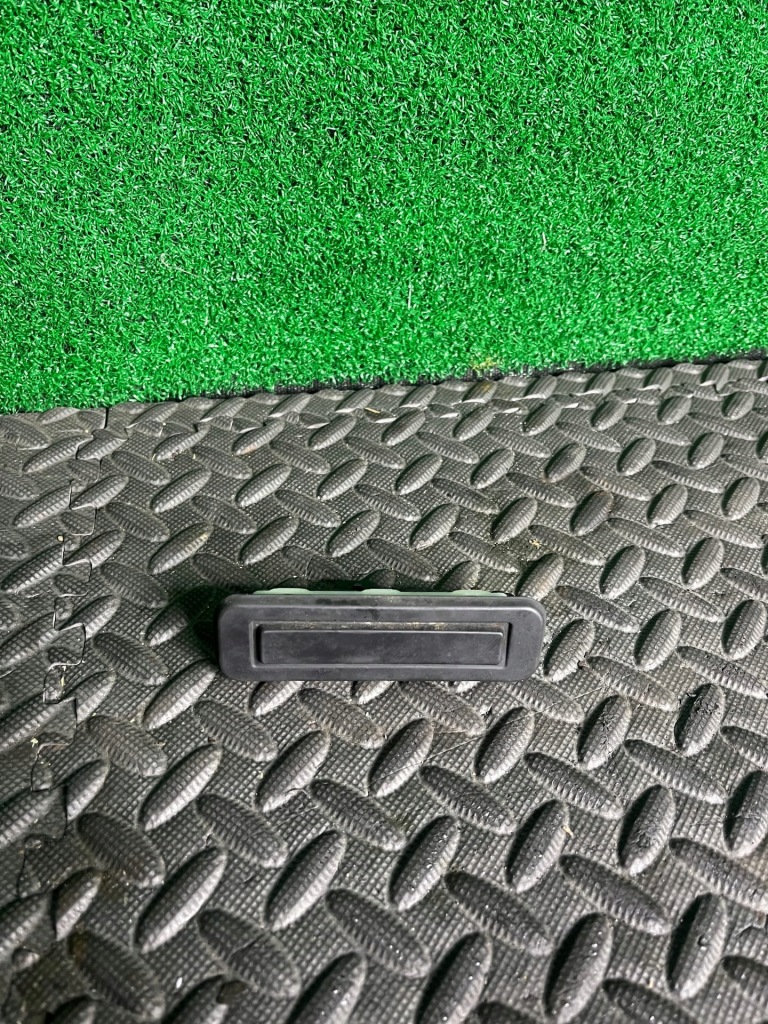 фото №1, Ручка кнопка кнопка открывания крышки alfa romeo giulia 50546578