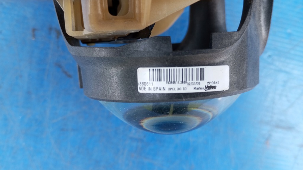 Линза фары передок  ксенон 89380611 opel corsa d Оригинал