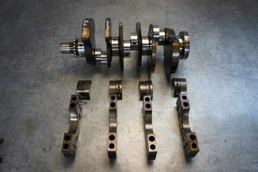 фото №1, Wał коленчатый + вкладыши audi a6 c5 2.4 v6 aga