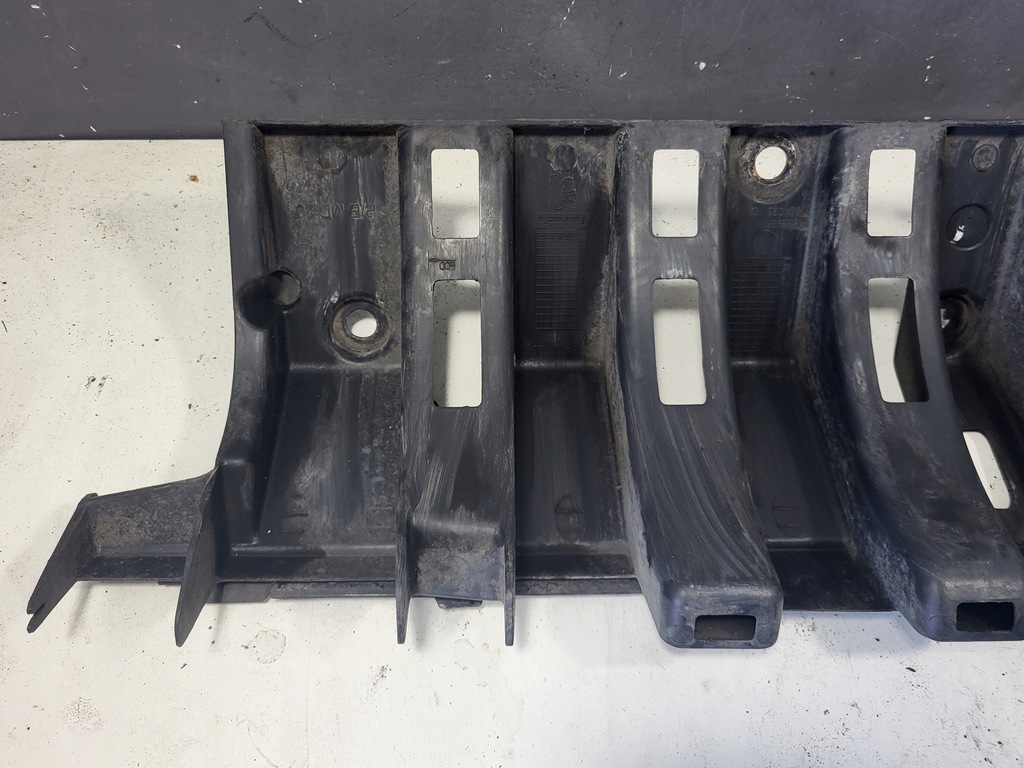 фото №7, Peugeot 3008 направляющая средний бампера 9682936080