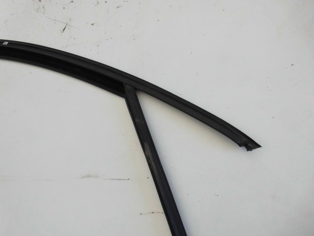 фото №4, Прокладка двері skoda superb ii 3t права передня