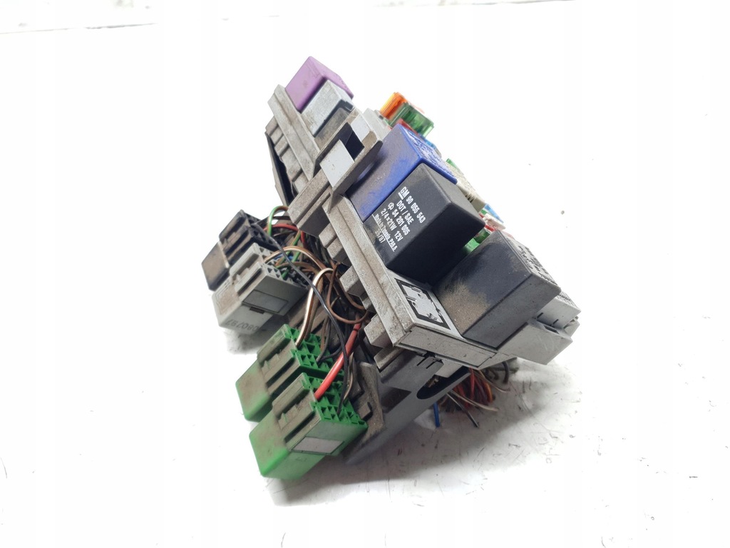 фото №3, Коробка запобіжників opel astra i f 1.6