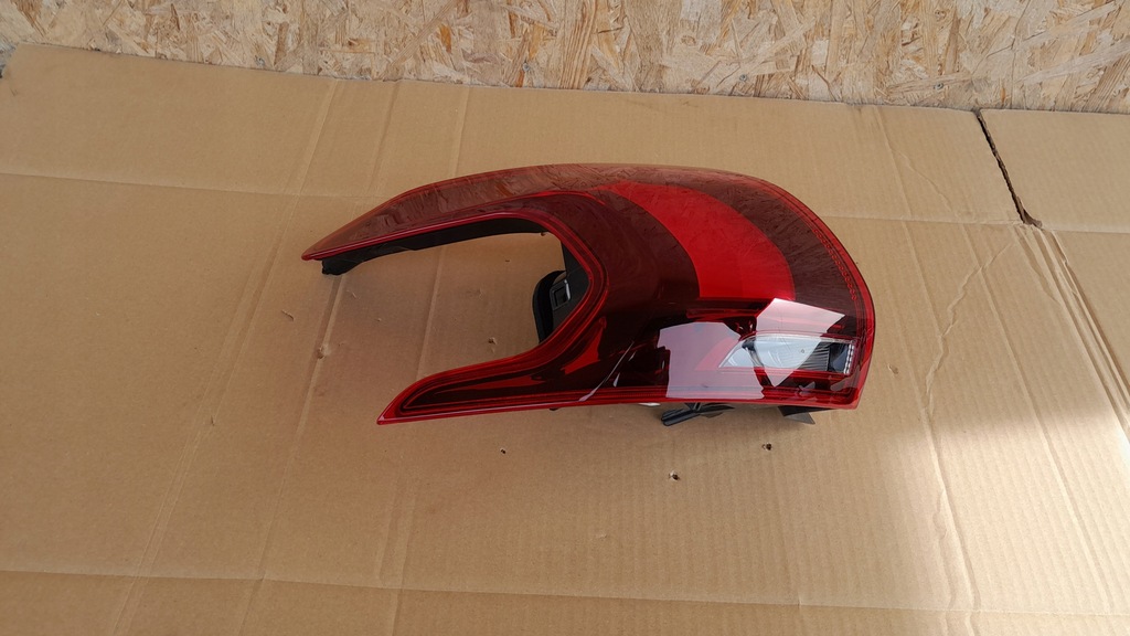 фото №2, Peugeot 2008 lift ліва лампа задня задня led ładna