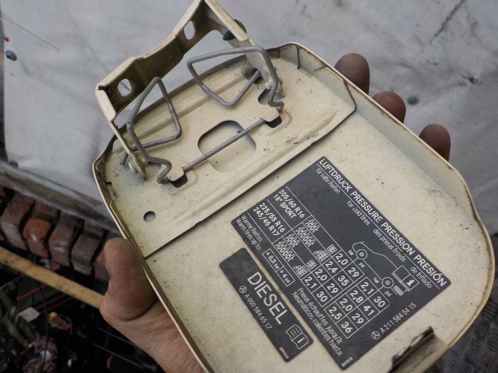 фото №6, Mercedes e-klasa w211 крышка заливной топлива дизель цвет beż majonez