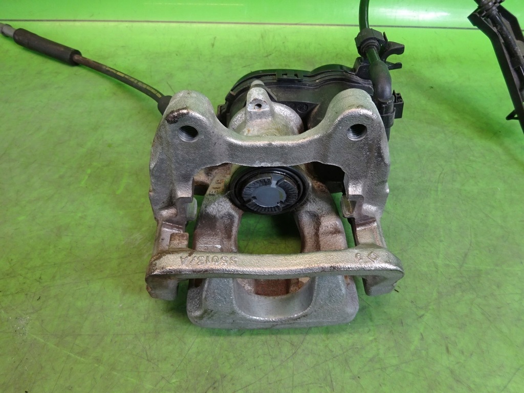 фото №9, Суппорт тормозной левый задний infiniti qx30 q30 18r