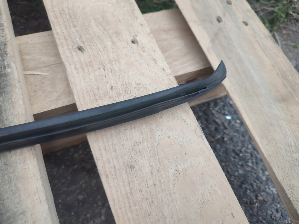 фото №5, Молдинг лобове скло volkswagen passat b7