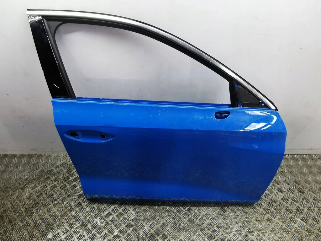 фото №1, Audi a3 8y 2023 правая сторона дверь передние