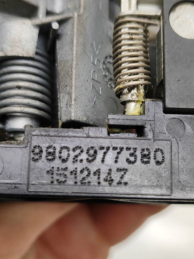 фото №8, Peugeot 308 2015 задня сторона ліва ручка зовнішня двері задніх