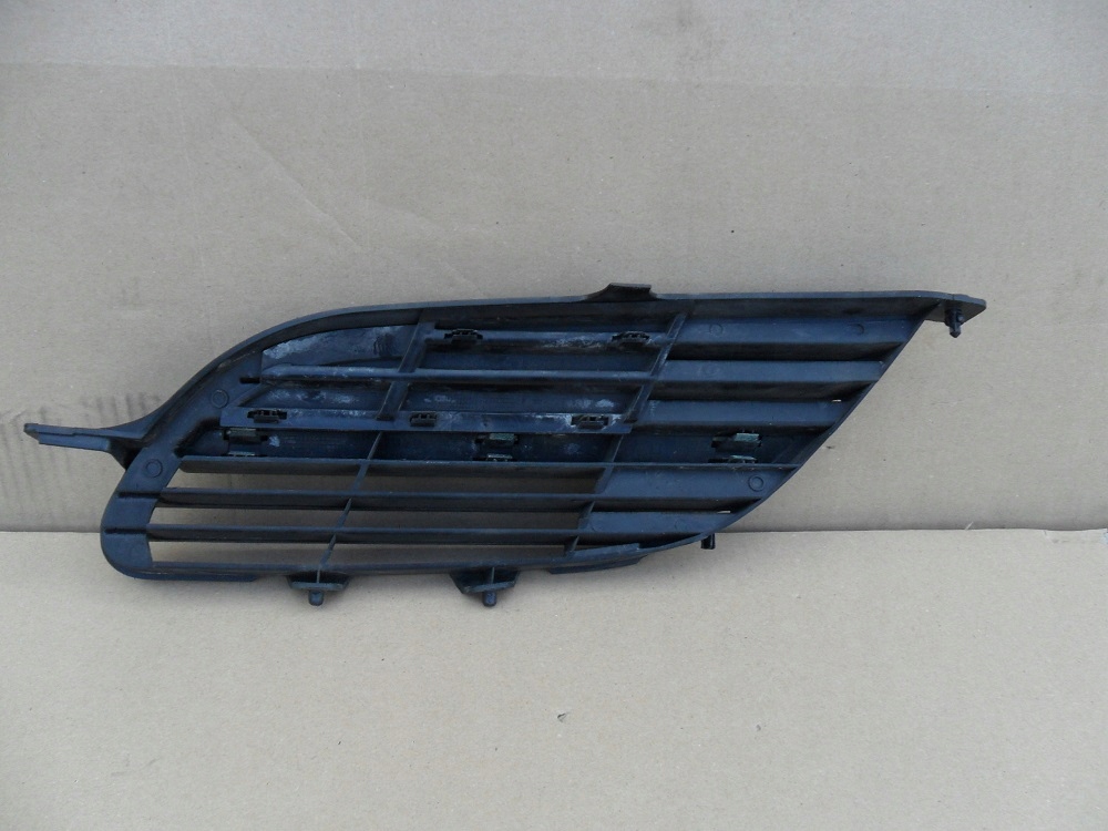 фото №10, Nissan almera tino v10 2001 2002 2003 решётка радиатора правая
