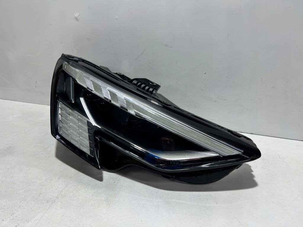 фото №3, Audi a3 8y matrix лампа левая правая