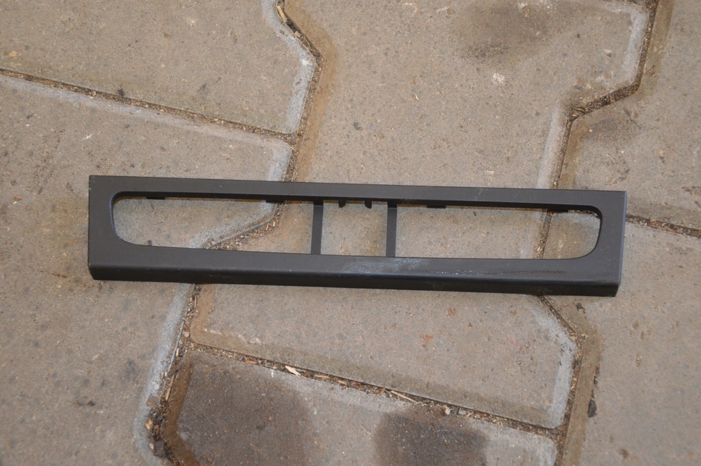 фото №1, Audi a3 8p fl рамка радіо 8p0863321e