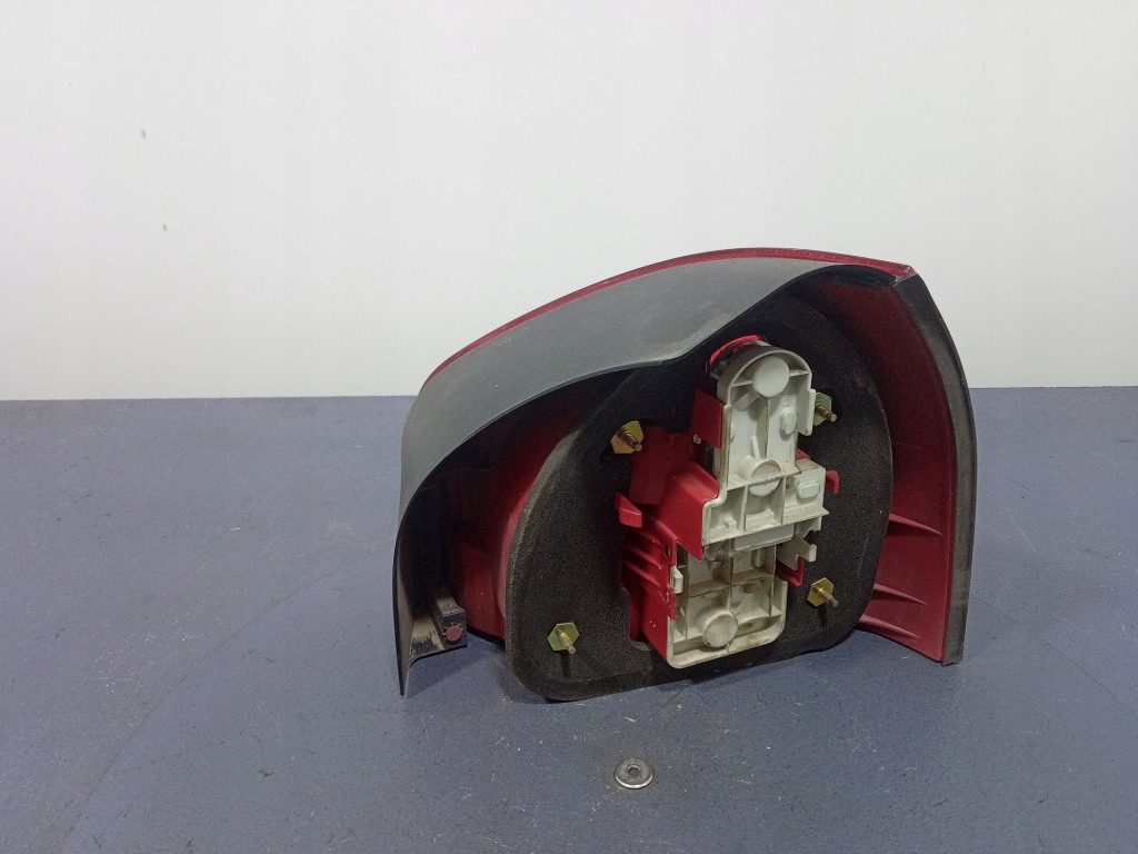 фото №2, Audi a3 8l lift лампа задня ліва задня 8l0945095b