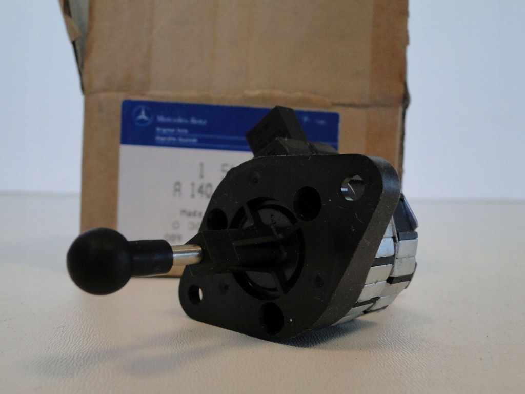 фото №4, Mercedes моторчик выравнивание лампы лампа передняя sl r129 129