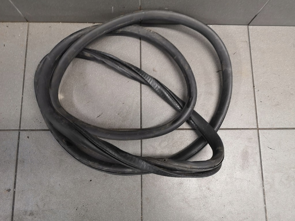 фото №1, Прокладка двері правий перед кузовна audi a6 c6