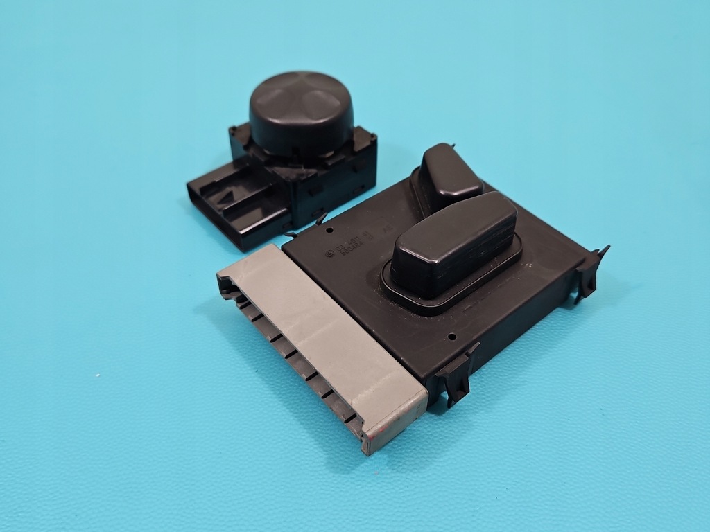 фото №1, Переключатель 2el. сиденье перед левый jeep grand cherokee iv wk2