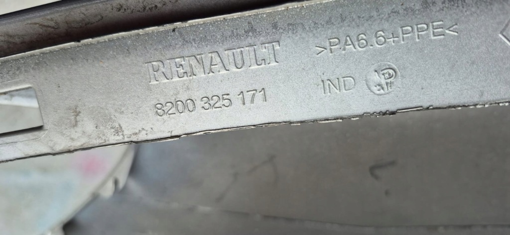 Renault clio 3 3 195 05-12 крыло  правый  перед передний 8200325171 Цена