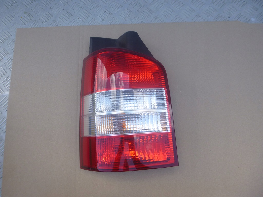 фото №1, Vw transporter t5 lift лампа левая задняя крышка багажника