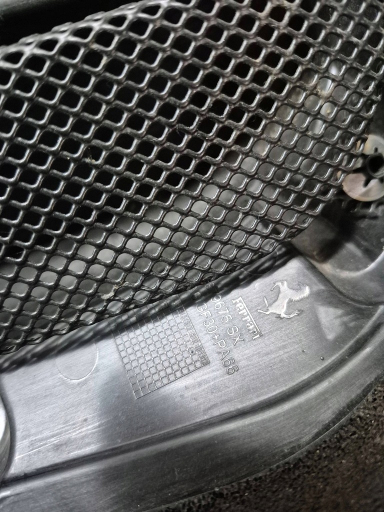 13000. ferrari 812 gts впуск крыло левый ferrari 879675 Недорого