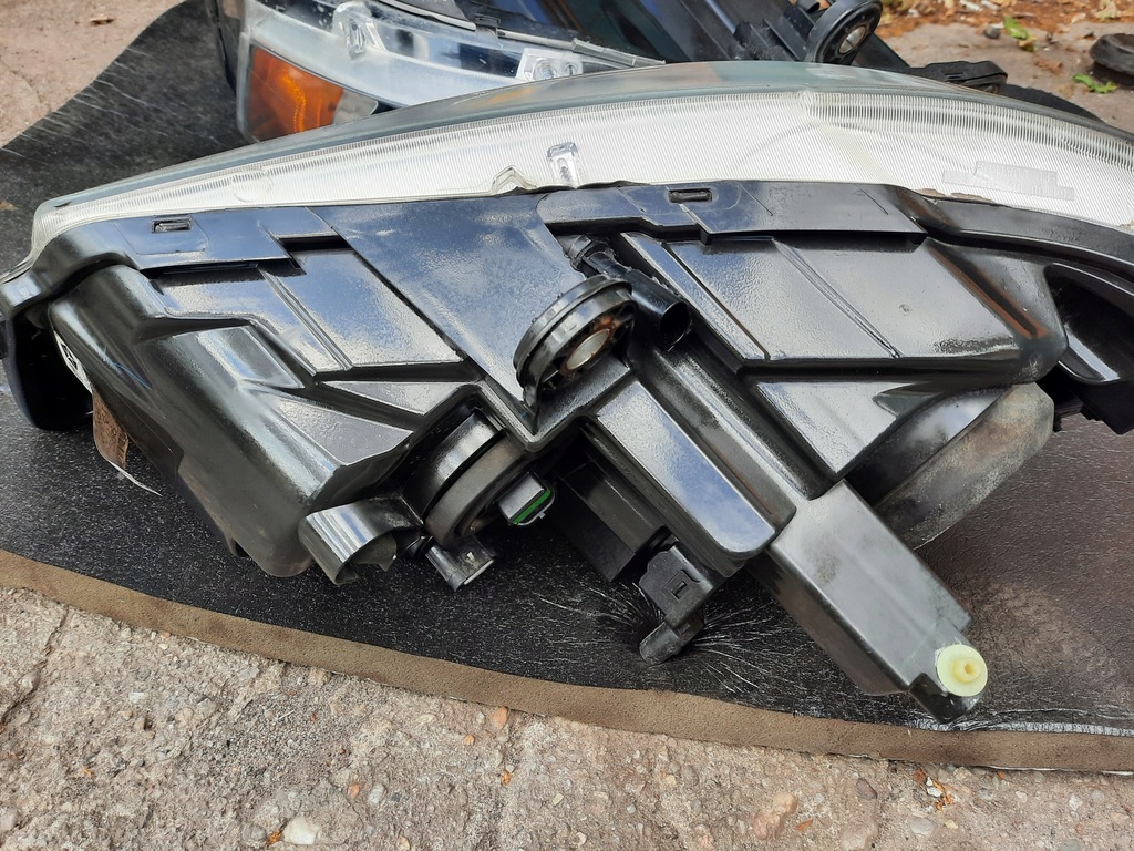 фото №6, Chrysler voyager лампа передняя ксенон