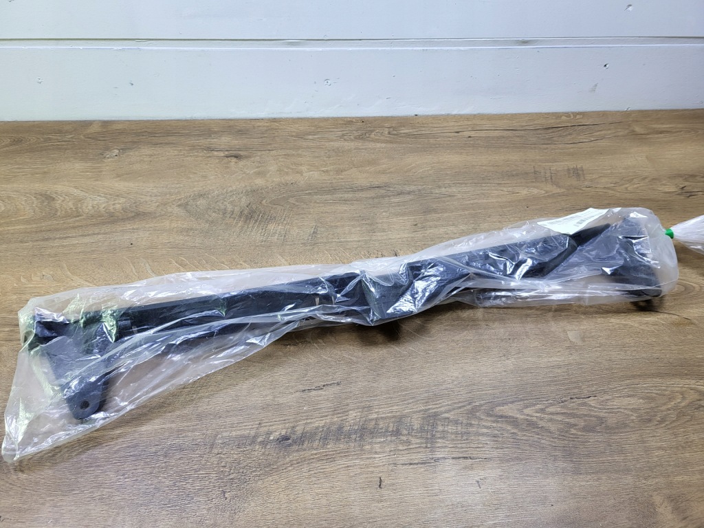 фото №1, Opel corsa e направляющая бампера задняя новый 13179908