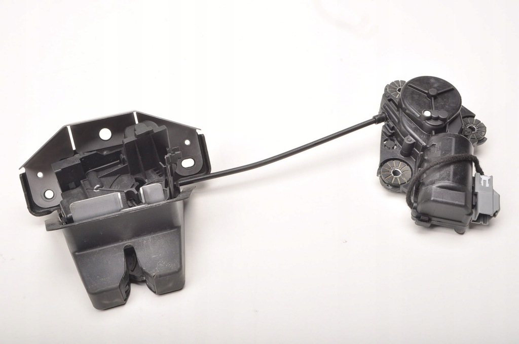 фото №1, Volvo xc60 ii замок багажника крышки 31349975