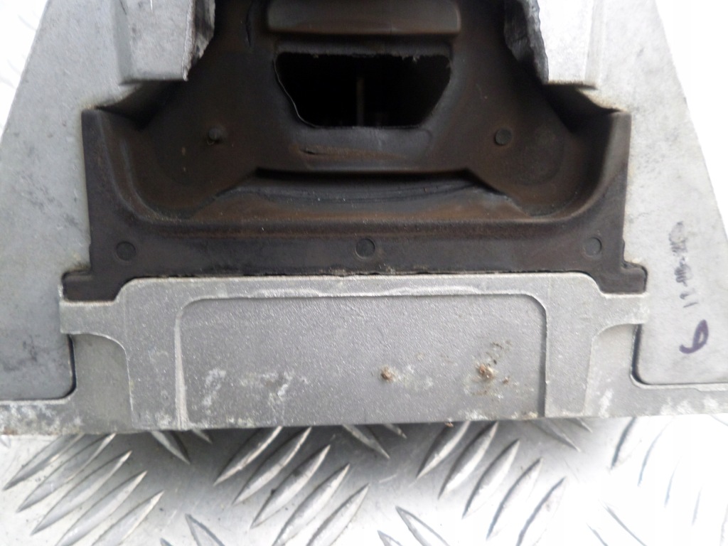 фото №4, Opel insignia a кронштейн подушка двигателя 22992957 1.6