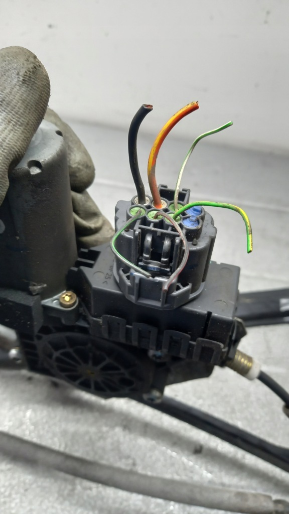 Подъемник левый перед ford focus mk1 00r в Украине