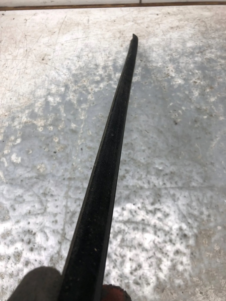 фото №2, Молдинг ущільнювач скло внутрішня лівий перед dacia dokker