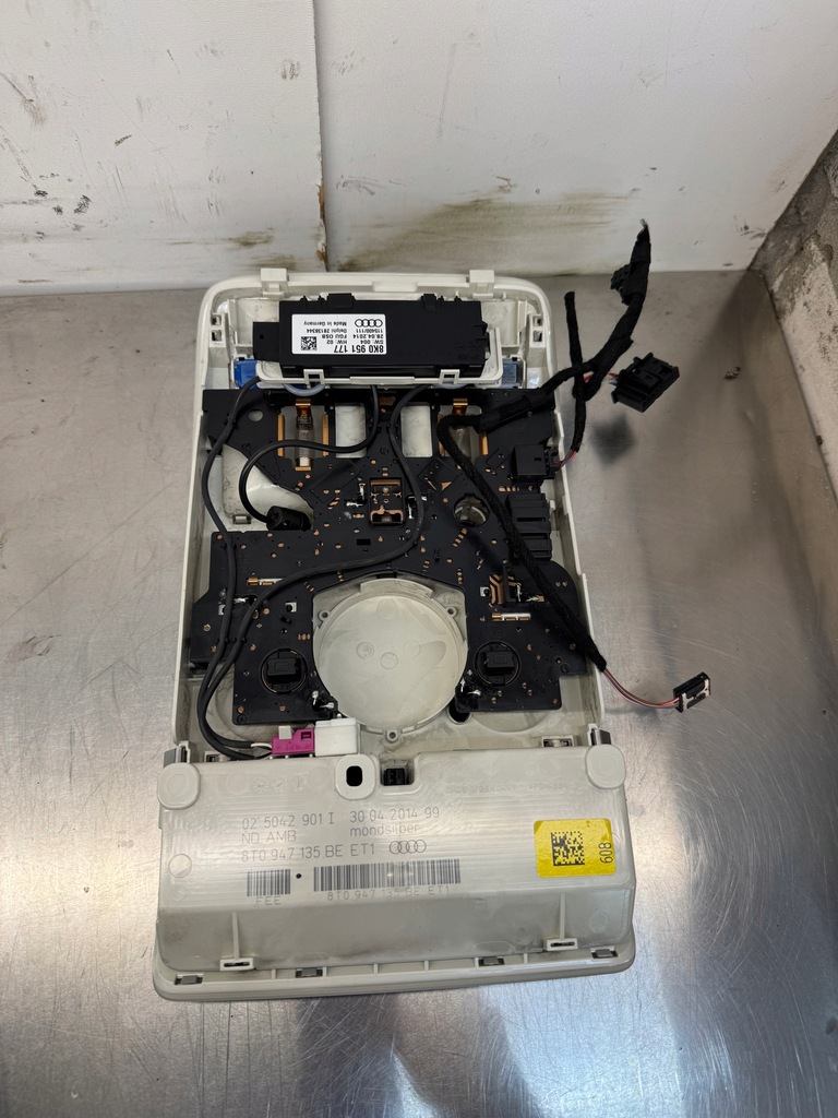 фото №2, Лампа потолочный audi a4 b8 8k0951177 - wawa