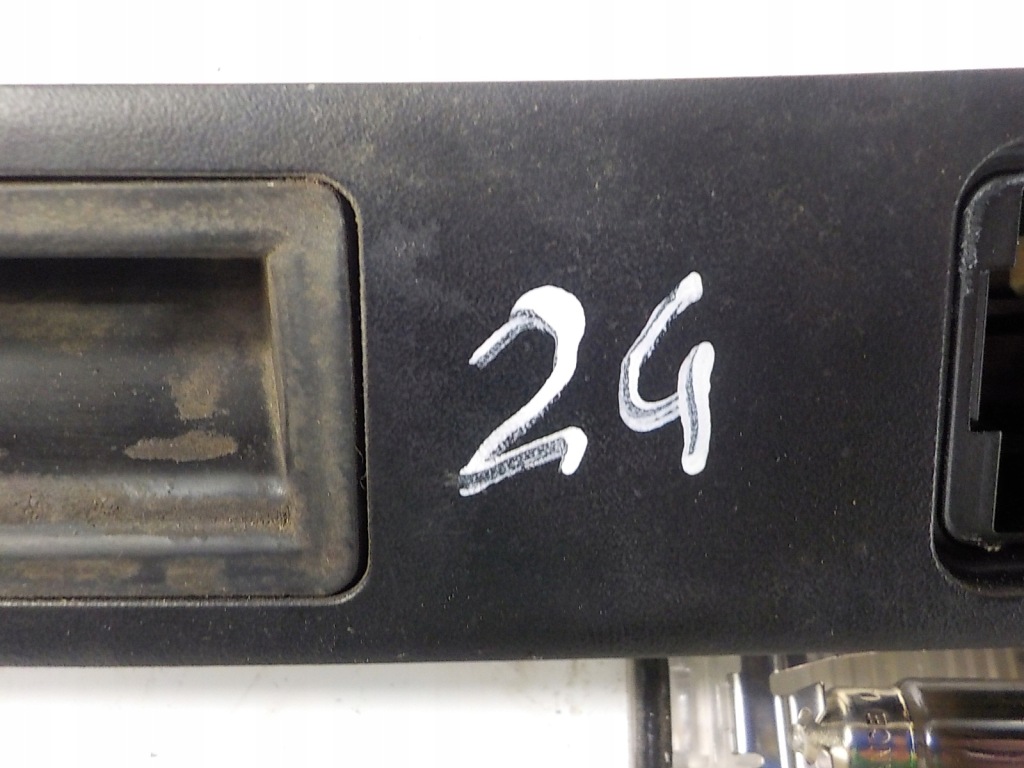 фото №4, Audi a3 ii 8p накладка крышки молдинг 8p0827574