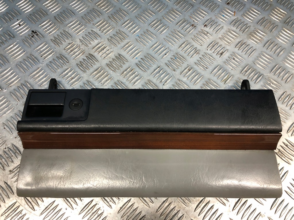 фото №1, Mercedes w124 бардачок пассажира w панель крышка бардачка