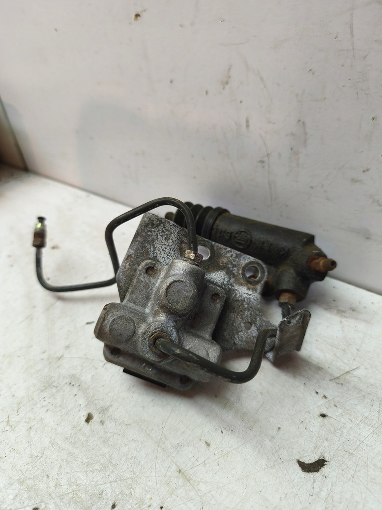 фото №7, Corolla e12 02-03 шланг трубка помпа сцепления цилиндр сцепления 2.0 d4d